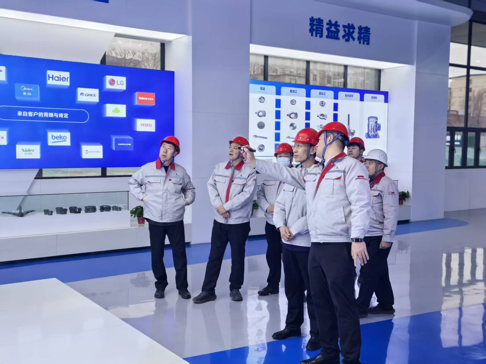 臨汾市委常委、洪洞縣委書記張晉偉深入華翔洪洞智能科技產(chǎn)業(yè)園調(diào)研